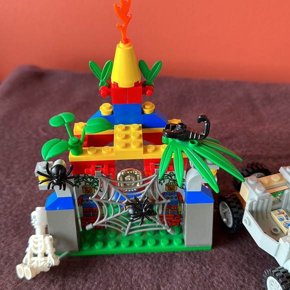 LEGO Adventurers Jungle 5936 Spider's Secret - Picture 9 of 9